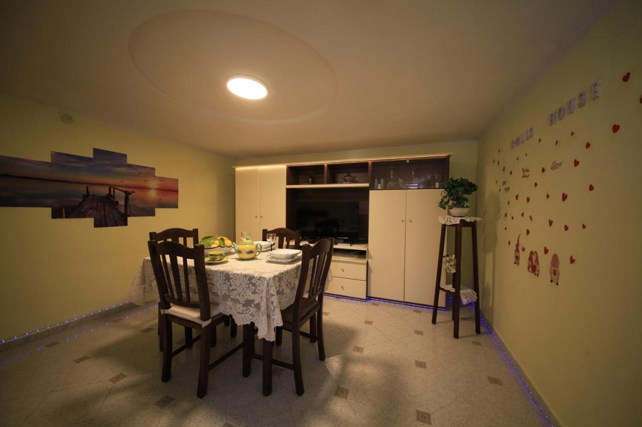 דירות מינורי Dolls House מראה חיצוני תמונה